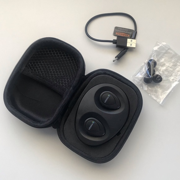 True Wireless Earbuds - Picture 4 of 6